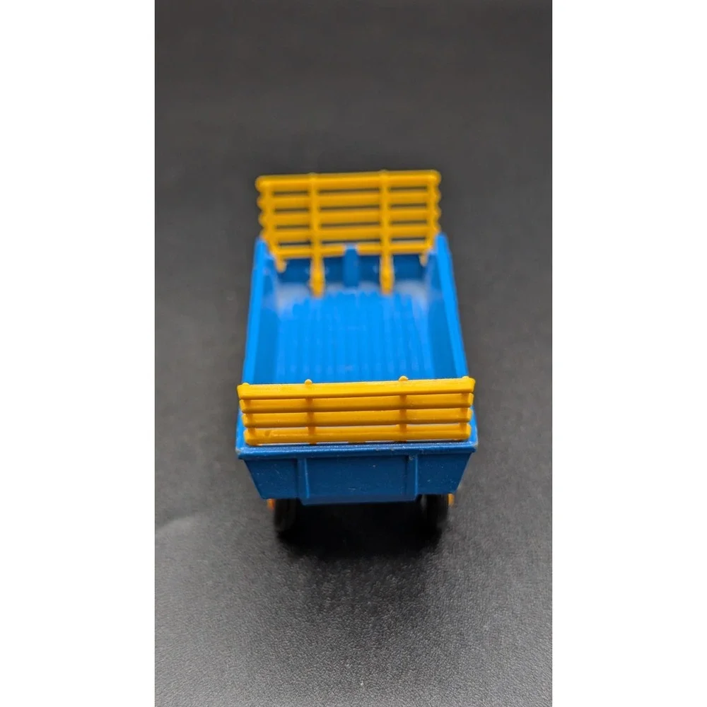 Vintage 1967 Matchbox No #40 Farm Hay Trailer with Original Box - Damaged Box